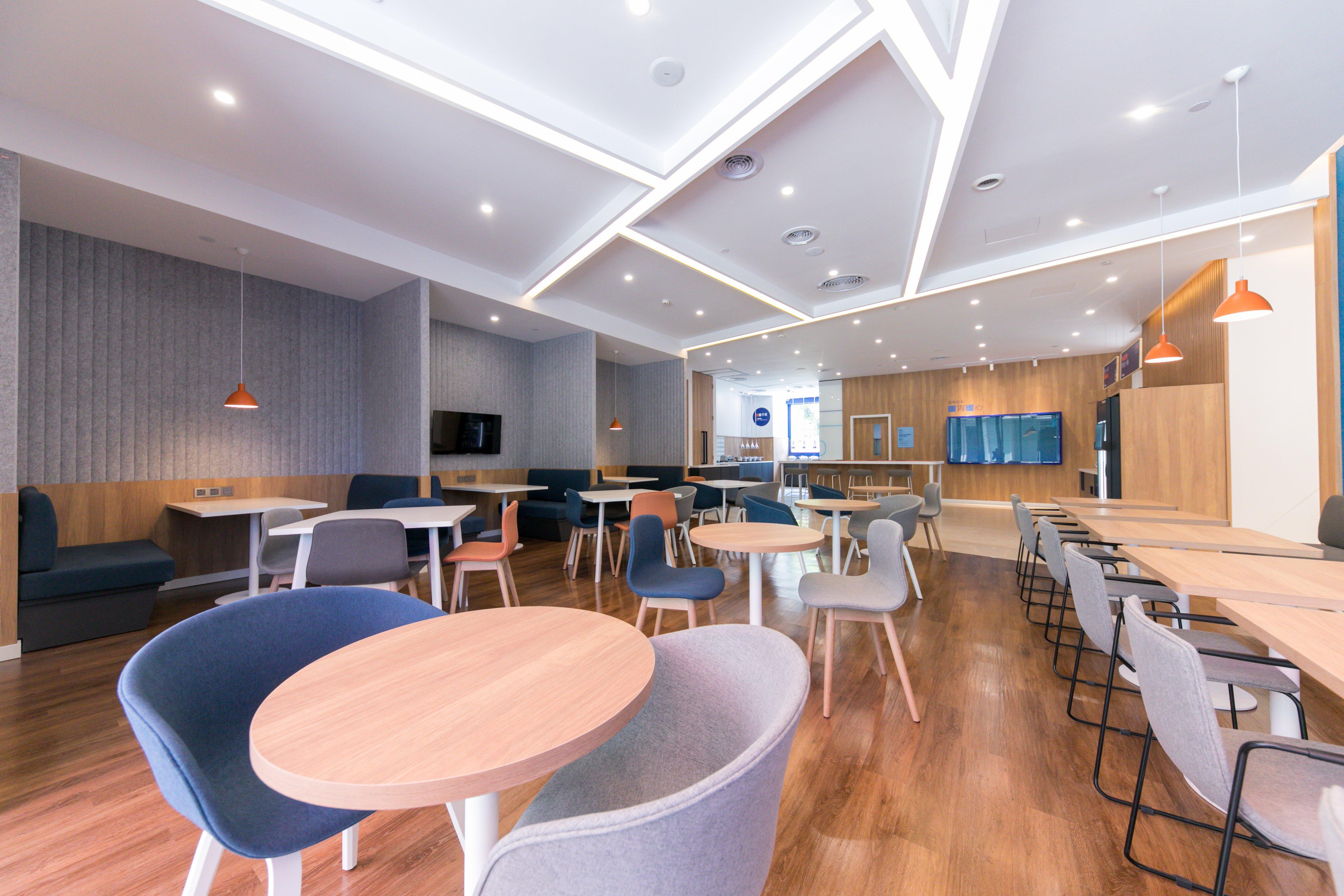 Holiday Inn Express Shanghai Tangzhen By Ihg - 20 Mins To Disney Land Екстериор снимка