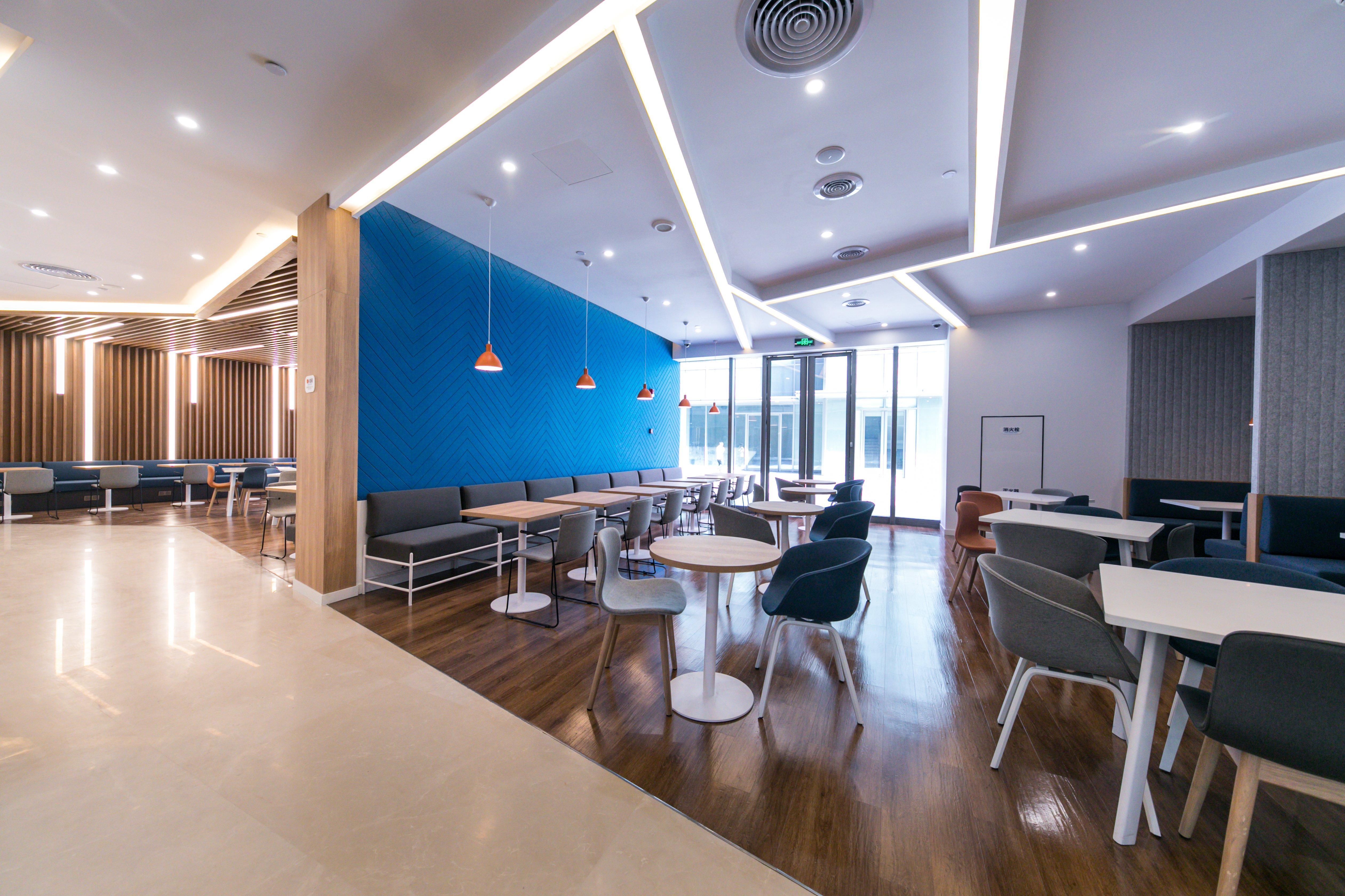 Holiday Inn Express Shanghai Tangzhen By Ihg - 20 Mins To Disney Land Екстериор снимка