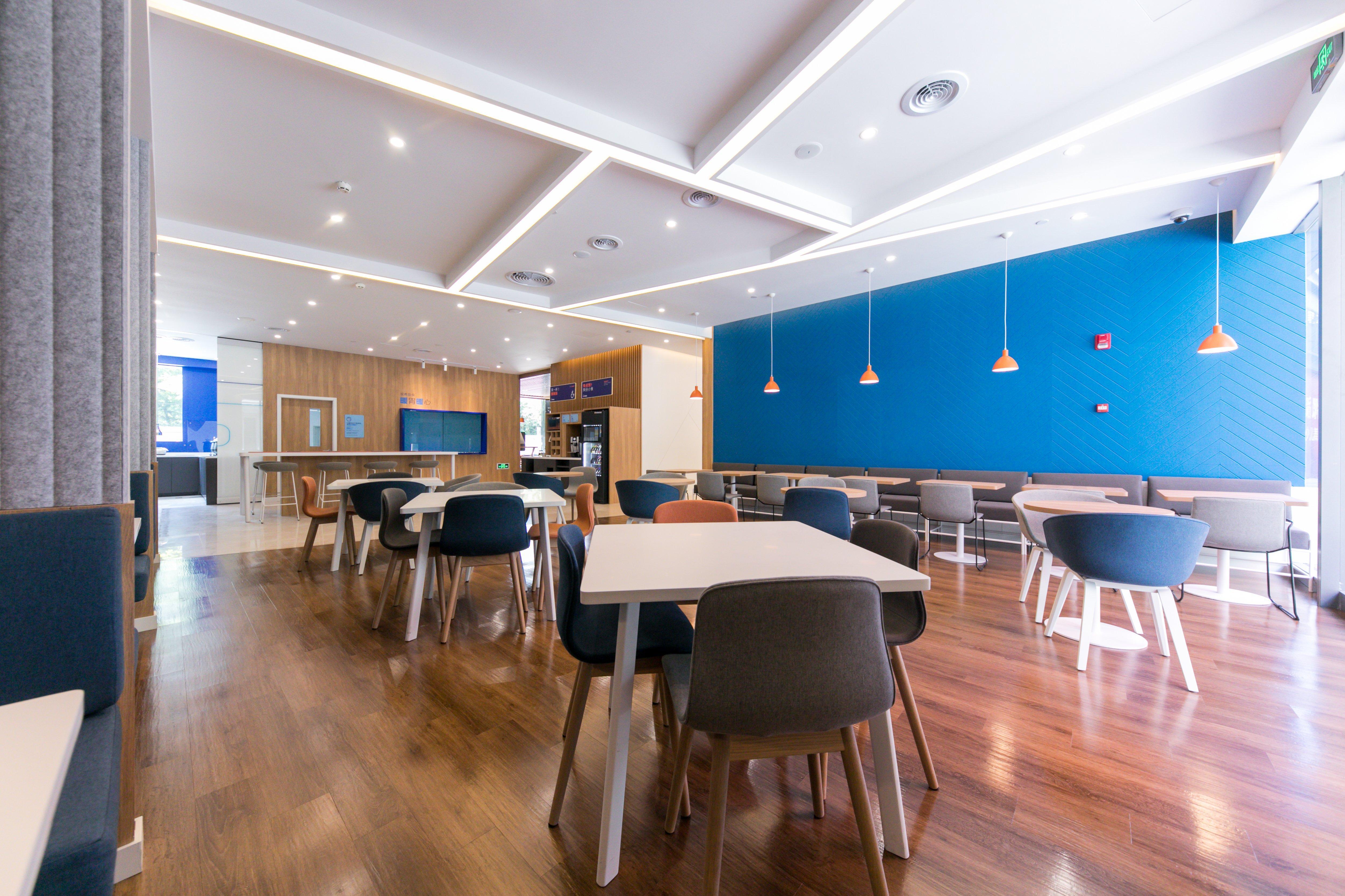 Holiday Inn Express Shanghai Tangzhen By Ihg - 20 Mins To Disney Land Екстериор снимка