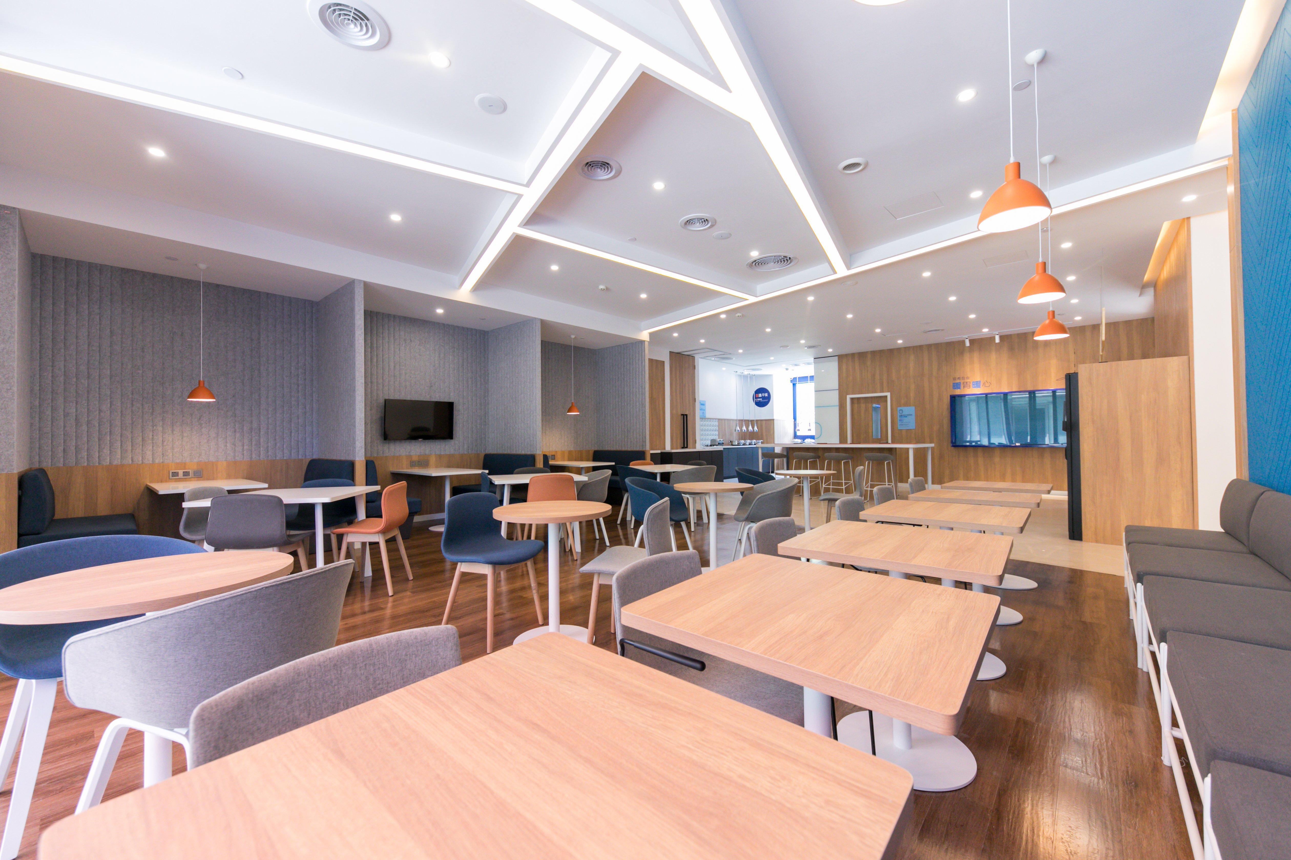 Holiday Inn Express Shanghai Tangzhen By Ihg - 20 Mins To Disney Land Екстериор снимка